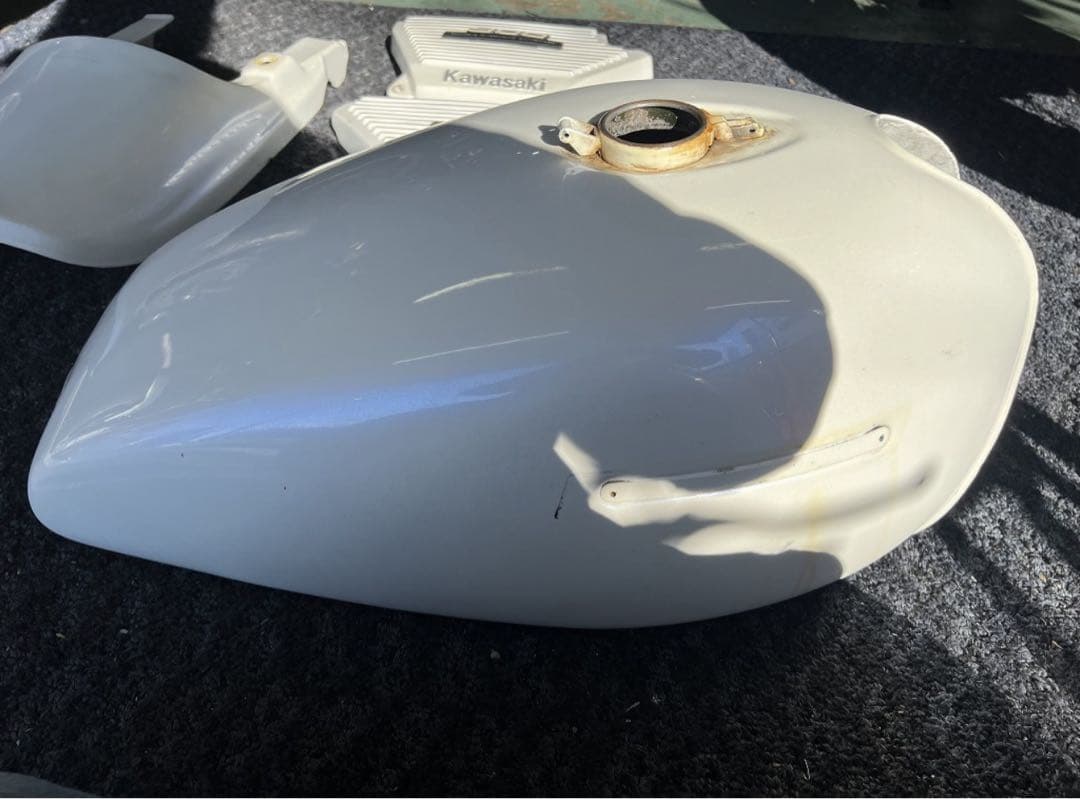 カワサキ Z1　Z2 外装セット パールホワイト 珍しいロゴ付アルフィンカバー