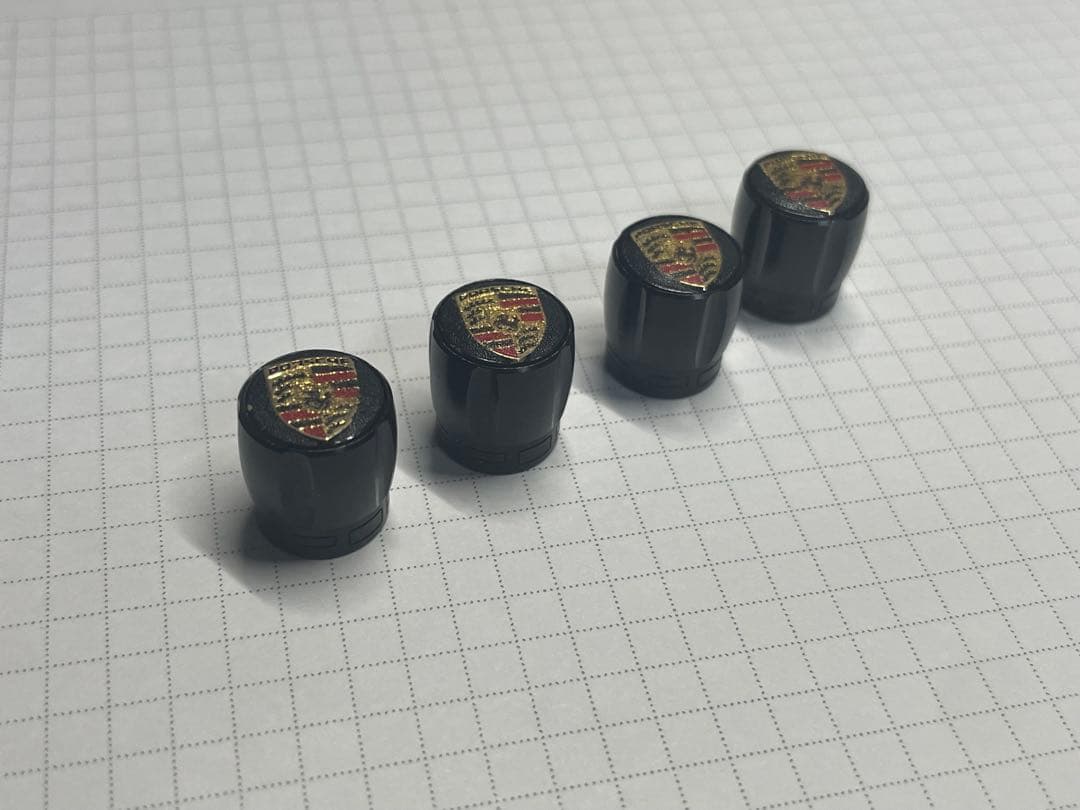 ポルシェ純正クレストエアーバルブキャップ　ブラック99104460267