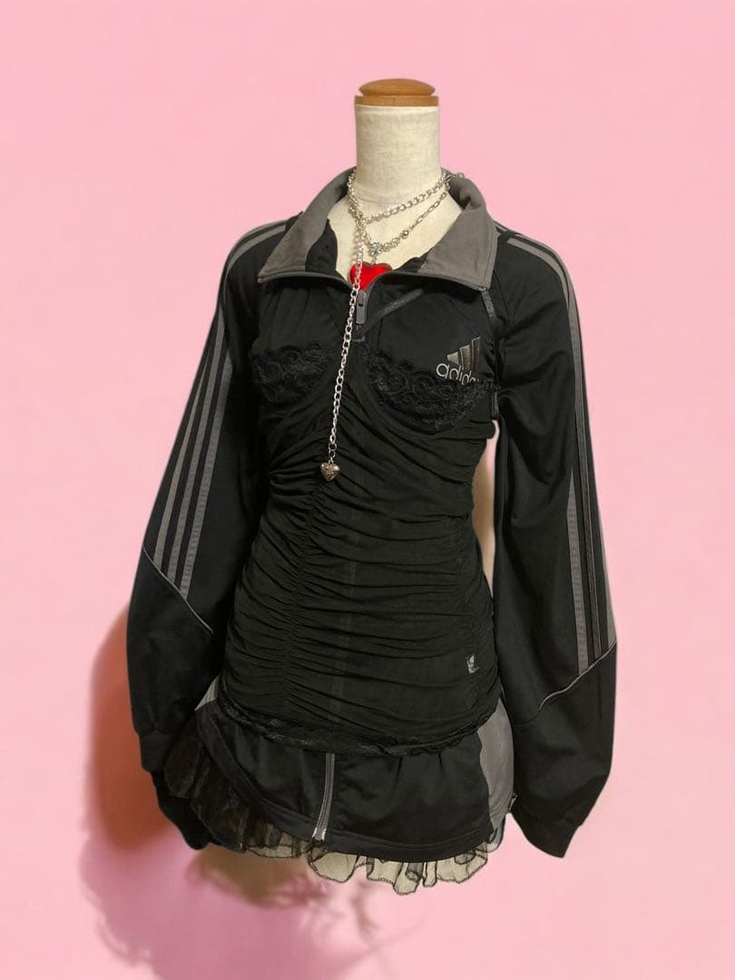 レアデザインadidasビック刺繍ロゴトラック3本線y2kフェアリーグランジ古着