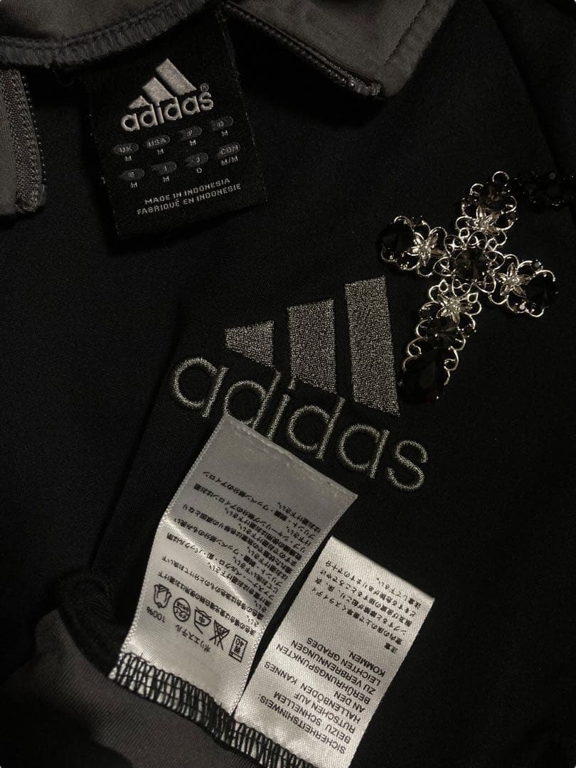レアデザインadidasビック刺繍ロゴトラック3本線y2kフェアリーグランジ古着