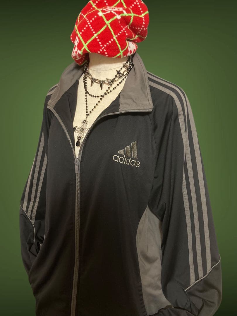 レアデザインadidasビック刺繍ロゴトラック3本線y2kフェアリーグランジ古着