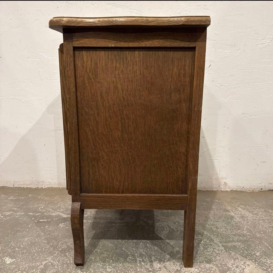 フランス　ヴィンテージ　サイドテーブル　扉収納付き　取手固め