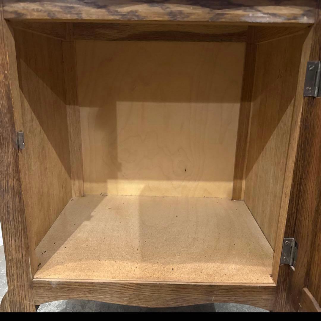 フランス　ヴィンテージ　サイドテーブル　扉収納付き　取手固め