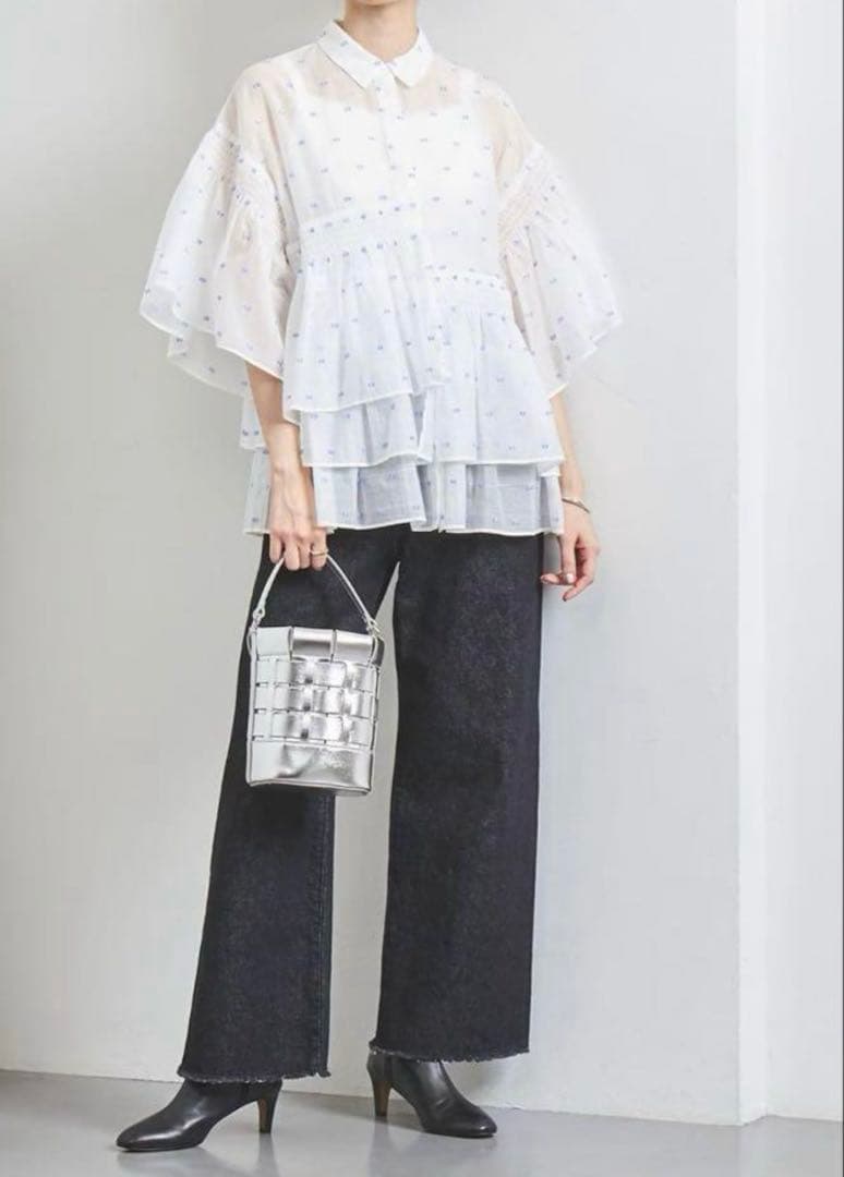 新品タグ付き　ユナイテッドアローズ　シャーリング ジャカードブラウス フリル