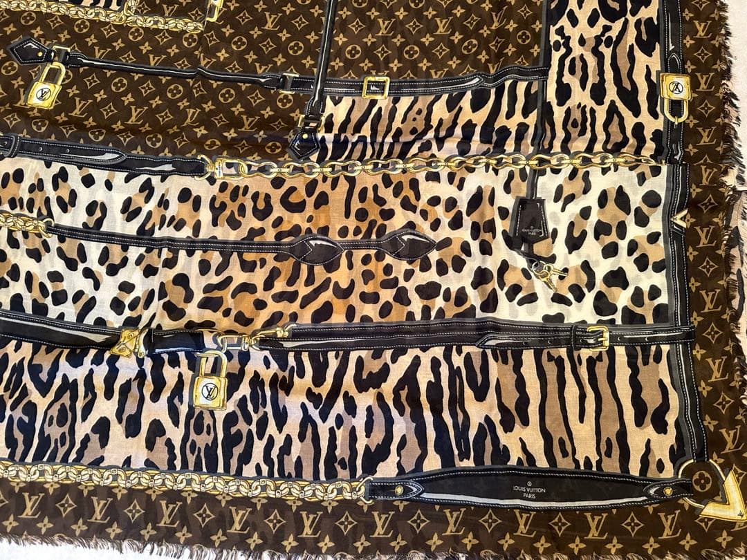 【ルイヴィトン】カシミヤ素材・レオパード柄モノグラムストール