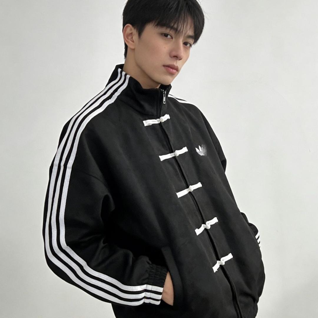 adidas フード付きジャケット 黒 M