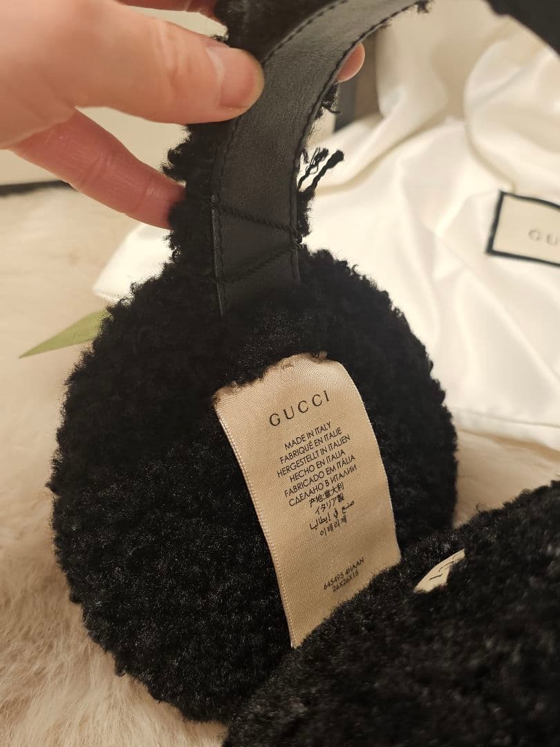 未使用品✨極美✨GUCCI 黒 ファー イヤーマフ GGロゴ