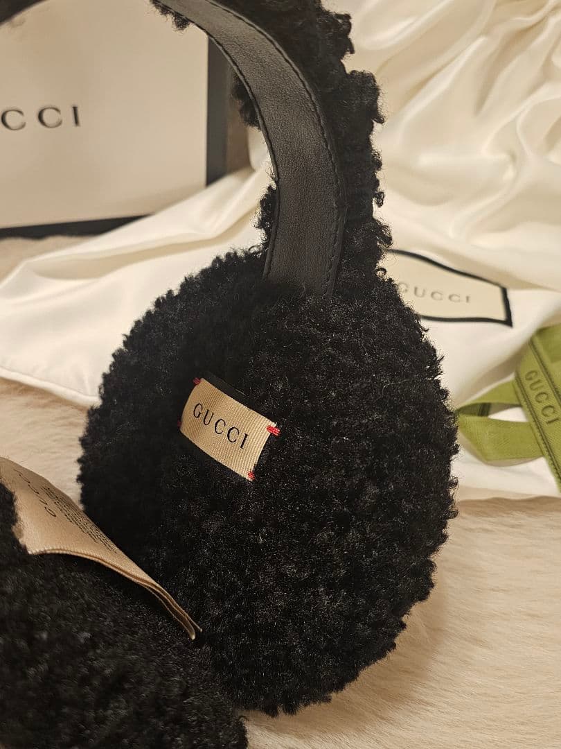 未使用品✨極美✨GUCCI 黒 ファー イヤーマフ GGロゴ