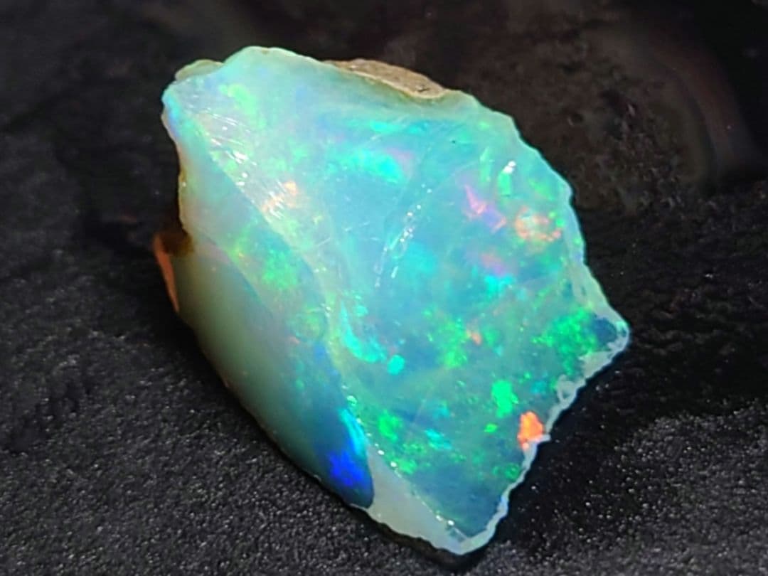 エチオピア　ウェロ産　オパール　チョーク　鉱物標本　原石