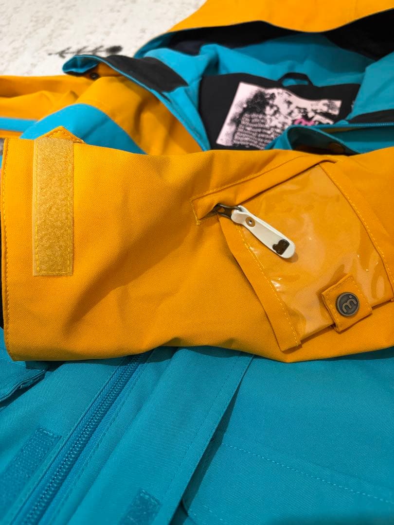 【新品未使用】スノーボードウェアセット Mサイズ(165cm-175cm)