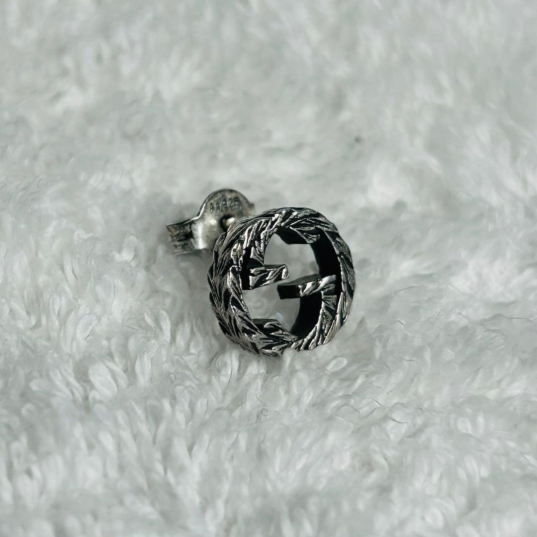 GUCCI グッチ　ピアス　インターロッキングG アラベスク 燻し 片耳用