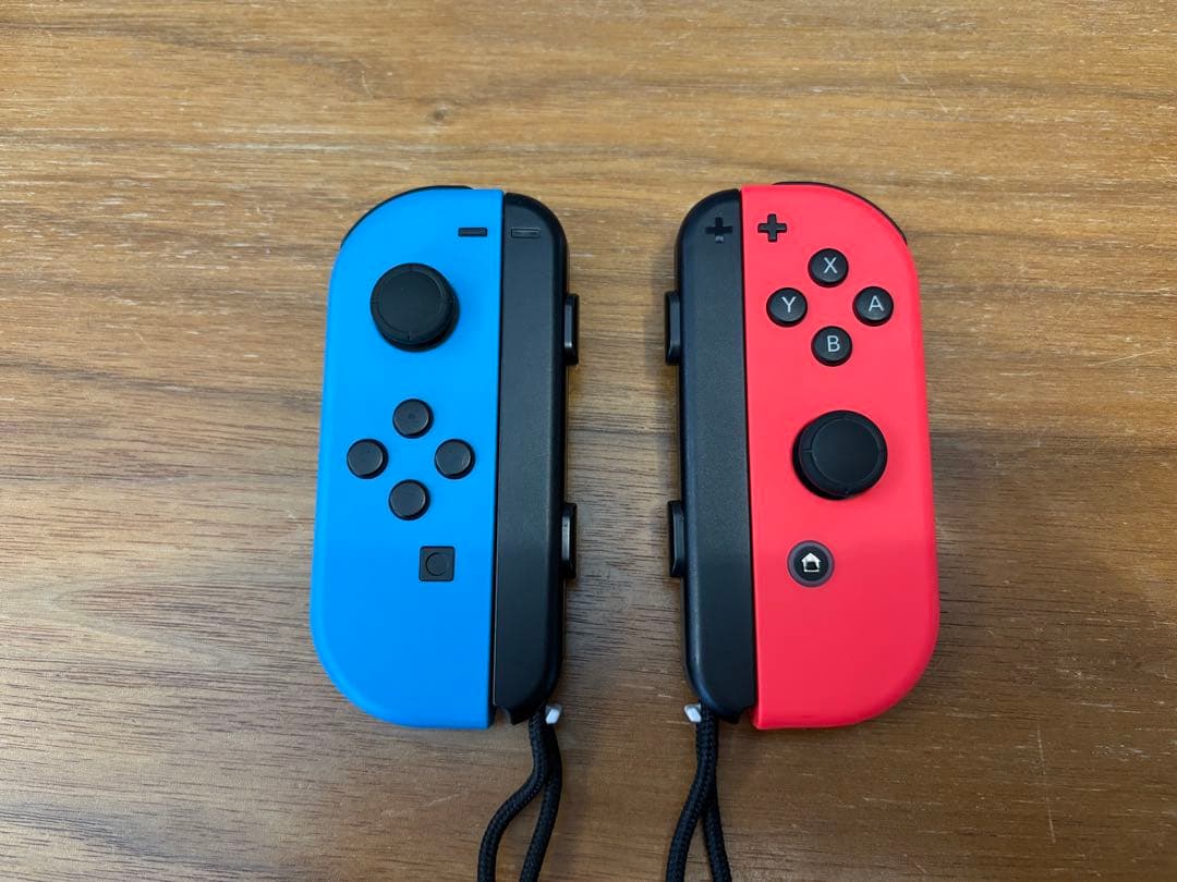 【Riiin】Nintendo Switch 赤/青 本体＋付属品