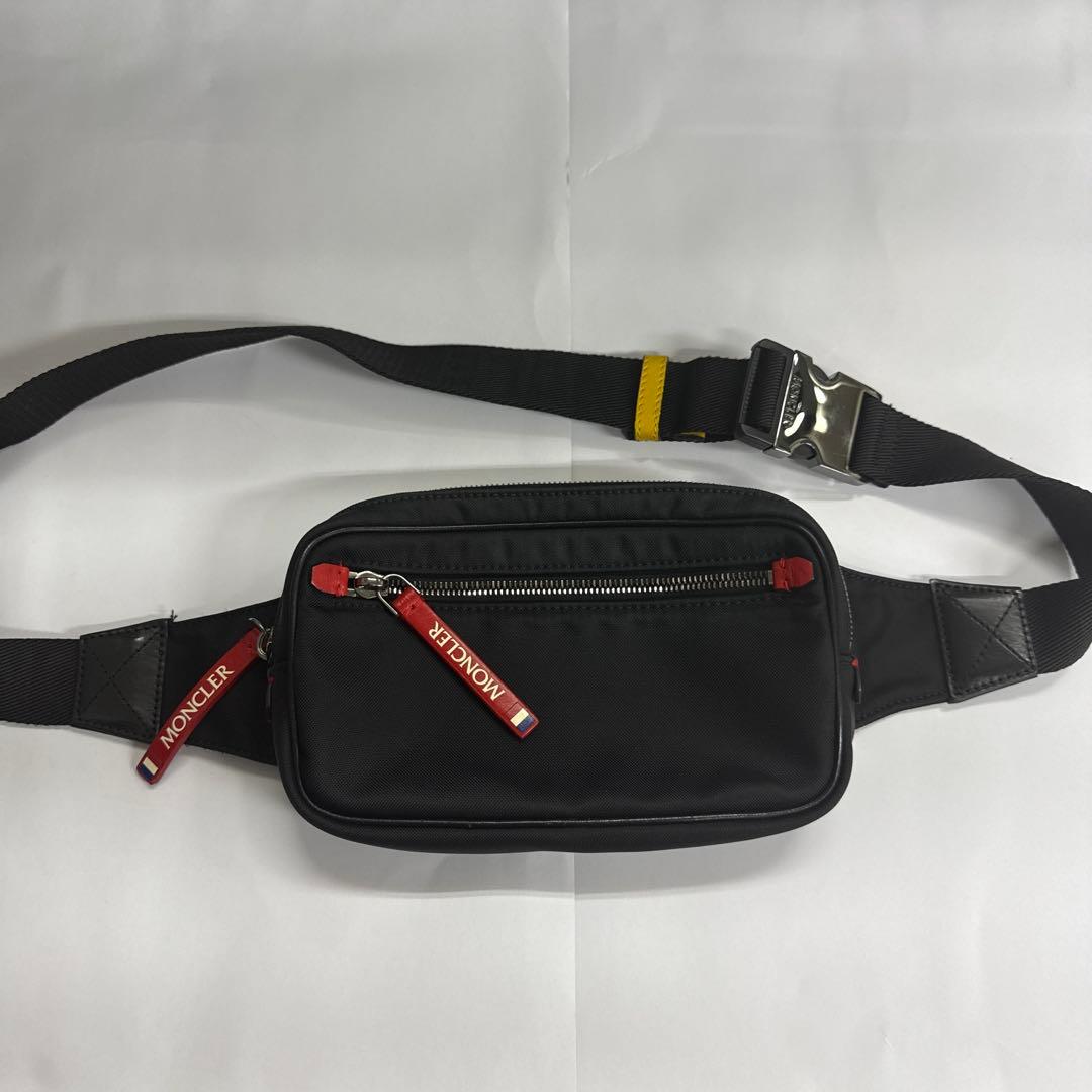 良品　MONCLER ボディバッグ ブラック