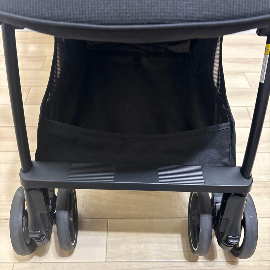 極美品 2024年モデル アップリカ ラクーナビッテクッション ベビーカー 黒