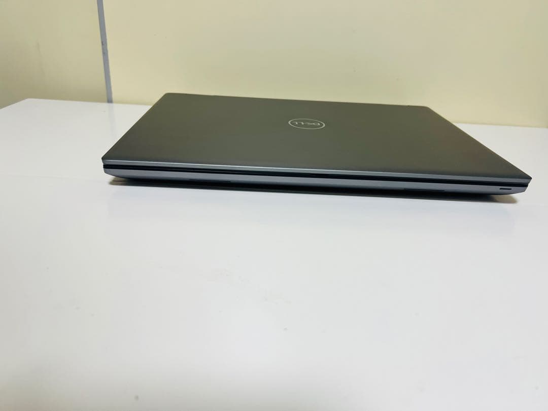 Windowsノート本体 Dell Precision 7670 i7/16GB/1TB/A3000