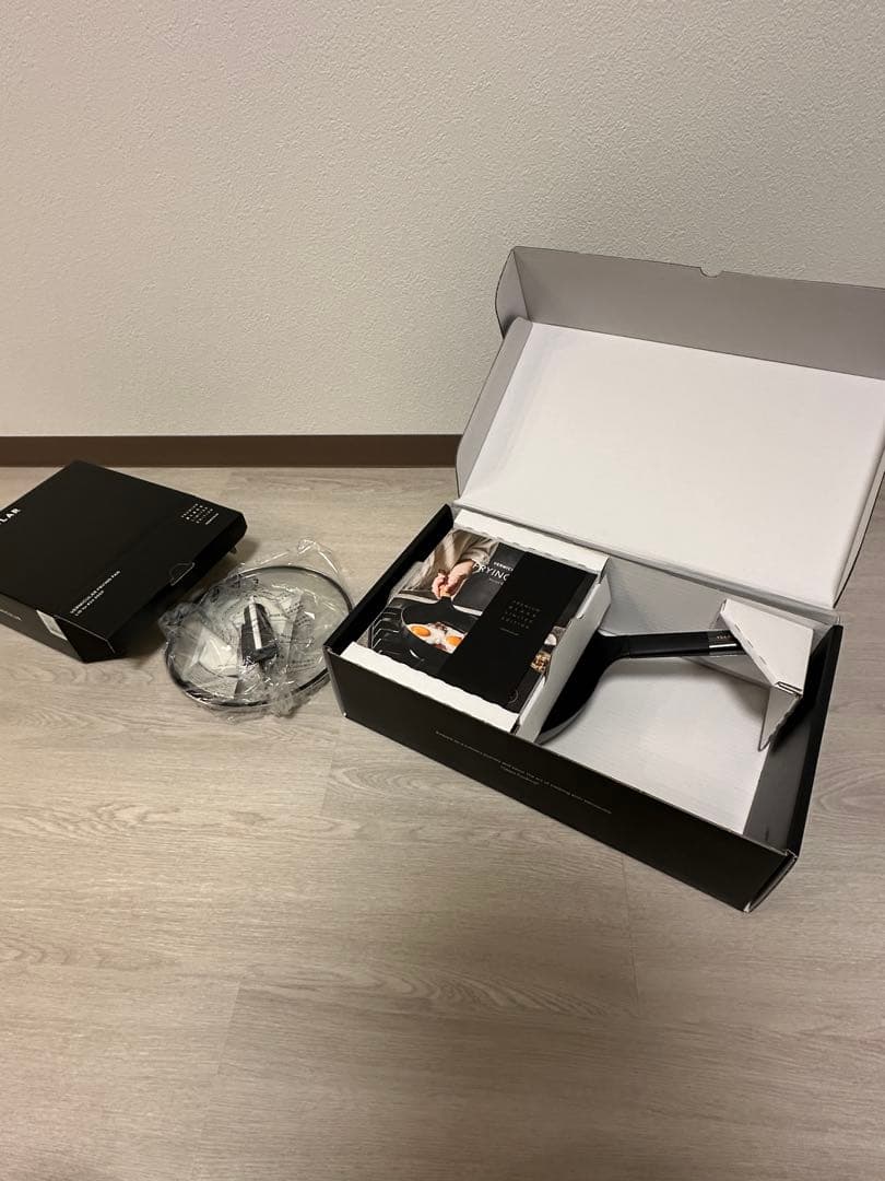 バーミキュラ フライパン 24cm(深型) プレミアムブラックエディション