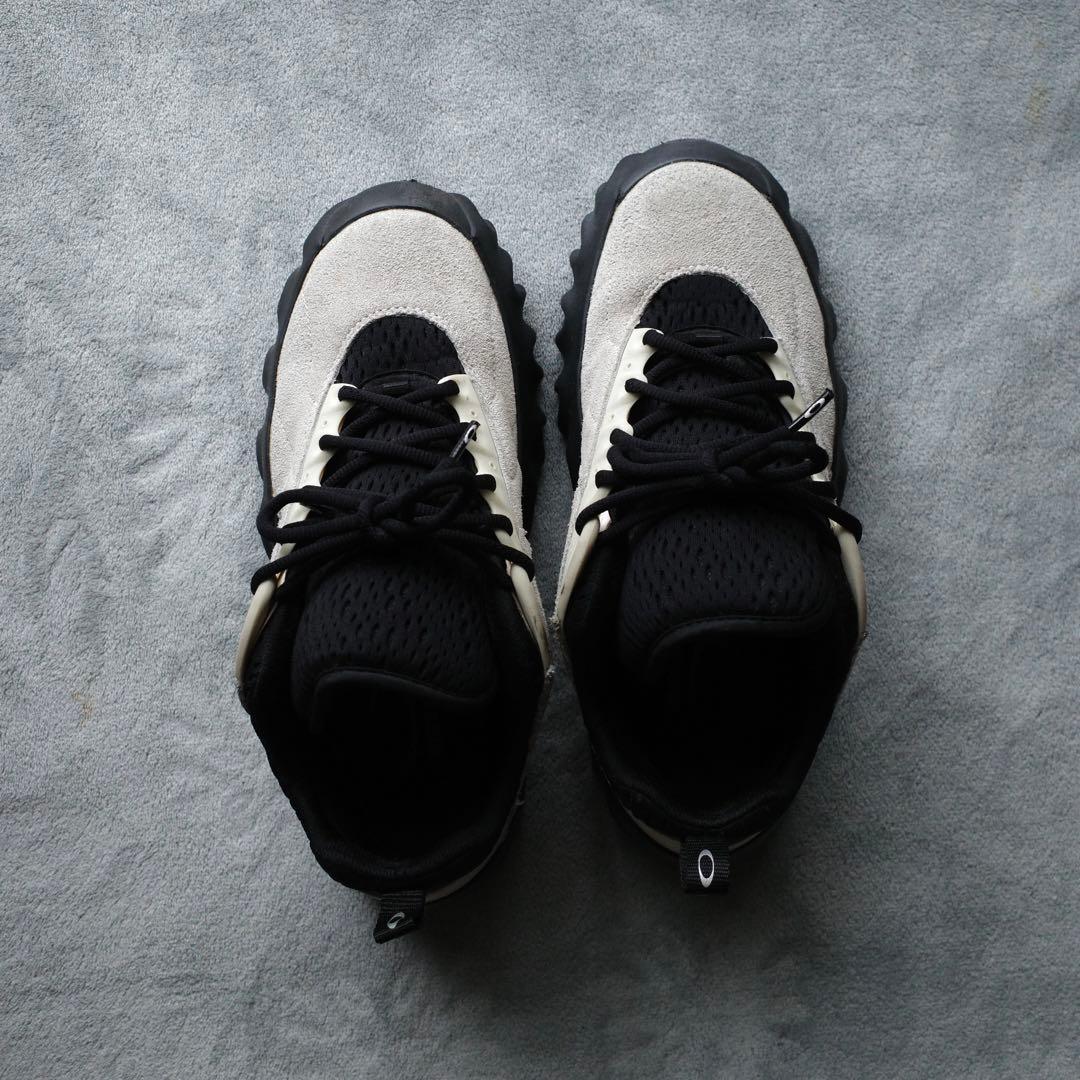 靴 OAKLEY BRAIN DEAD CHOPSAW IVORY