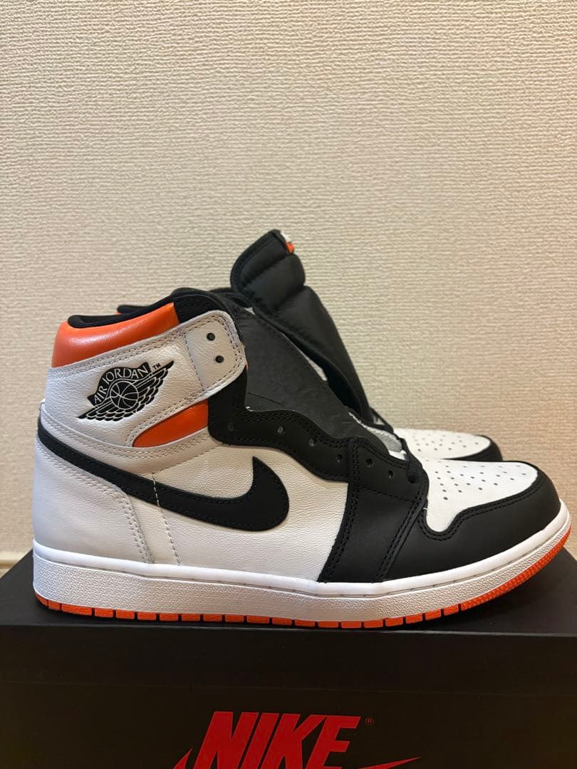 靴 Nike Air Jordan 1 High\"Electro Orange\"