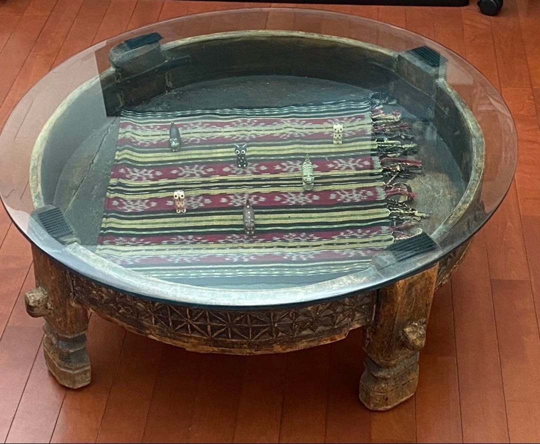 【25年物・特大90cm】アジアンアンティーク 円形座卓 ガラス天板 彫刻