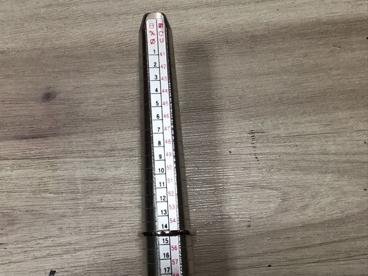 最終値下げ　QVC 18KWG テーパーダイヤモンドリング　保証書付　⑥