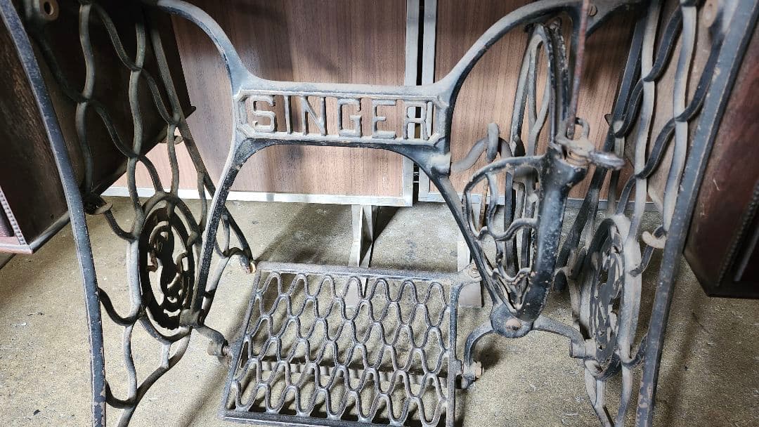 アンティーク　シンガー SINGER　足踏みミシン　編脚　108年前のアメリカ製