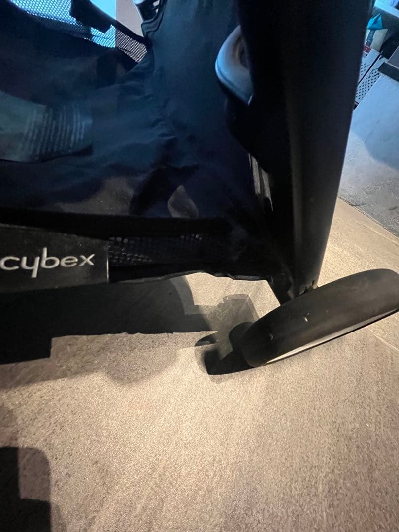 Cybex Libelle ブラック折りたたみベビーカー