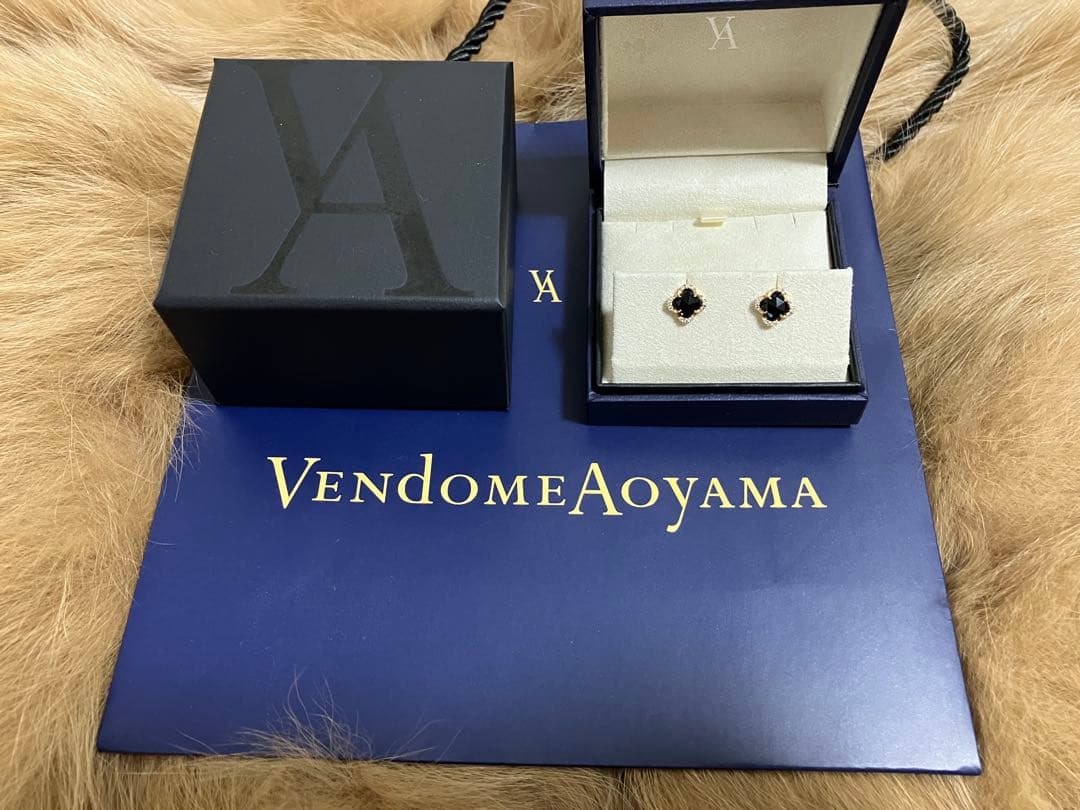 ヴァンドーム青山 ブラックカルセドニー ピアス K18イエローゴールド 美品