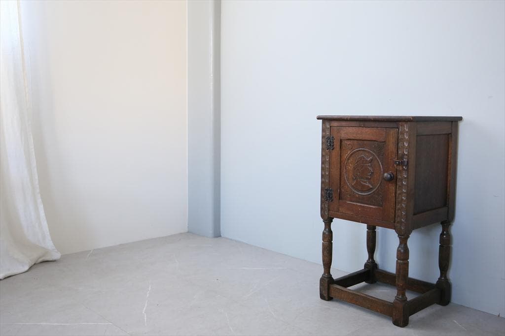 英国アンティーク木製ベッドサイドキャビネット/机/ナイトテーブル(92-236)