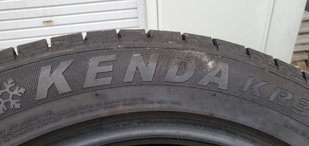 KENDA ICETEC スタッドレスタイヤ 225/55R18　送料込み