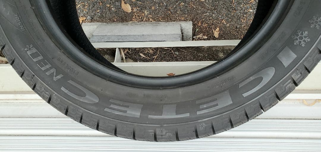 KENDA ICETEC スタッドレスタイヤ 225/55R18　送料込み