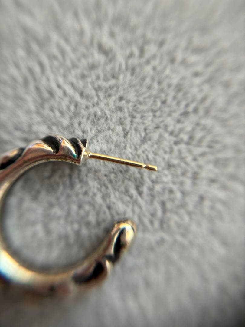 クロムハーツ スクロールフープピアス (片耳用)