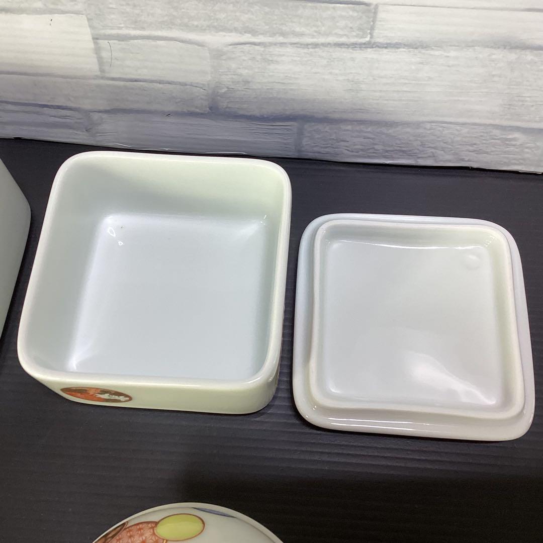 深川製磁　寿赤絵蓋付き角鉢 、小皿、赤絵 丸紋 湯呑み