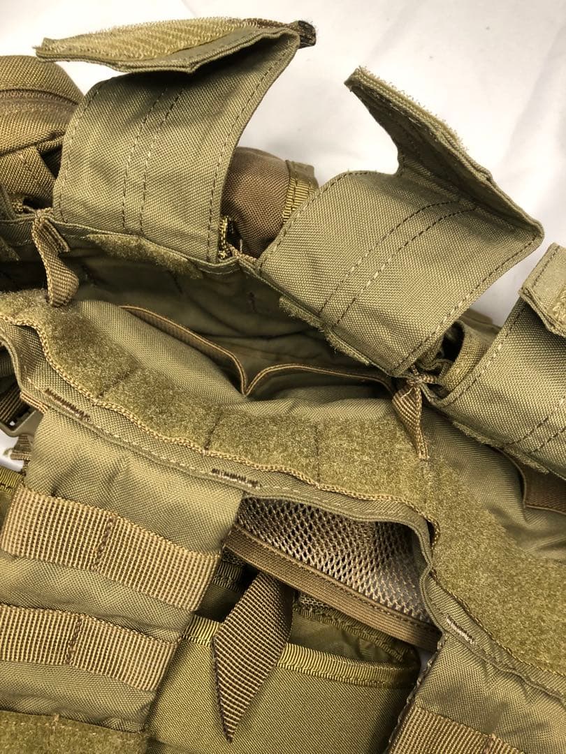 5.11タクティカルのチェストリグ&タスマニアンタイガーポーチ類その他ポーチ付き