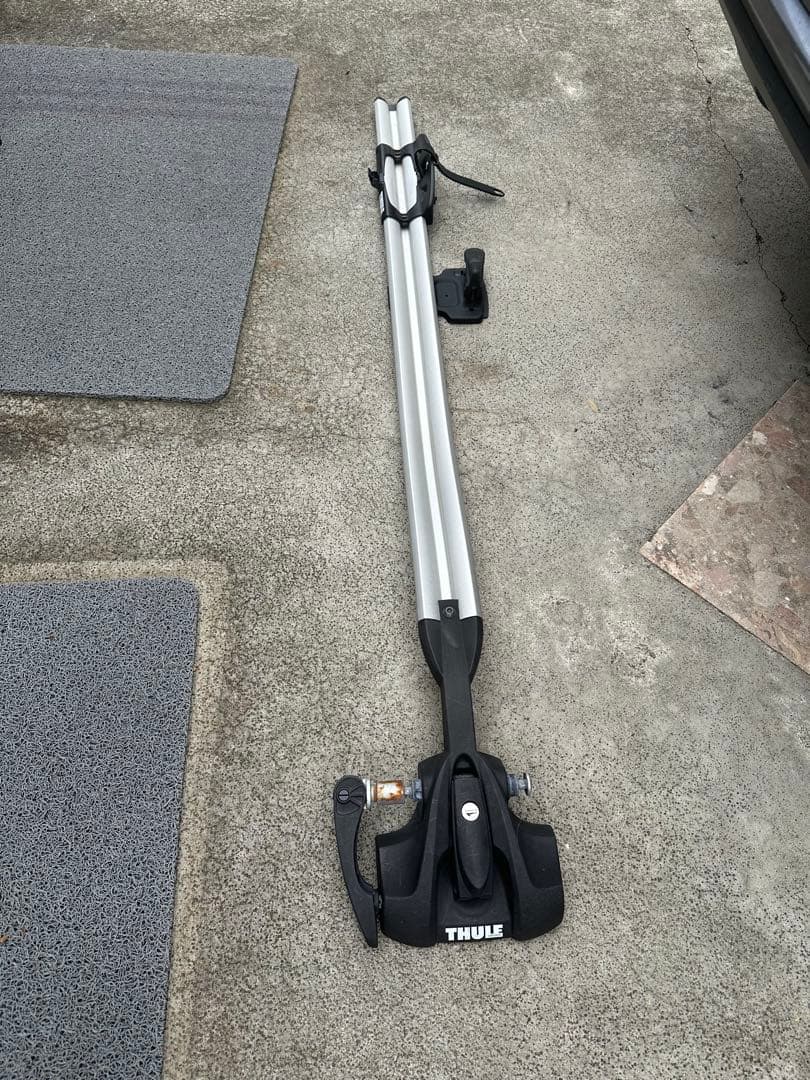 電動アシスト自転車　クロスバイクYPJ-C 2台THULEサイクルキャリア2台
