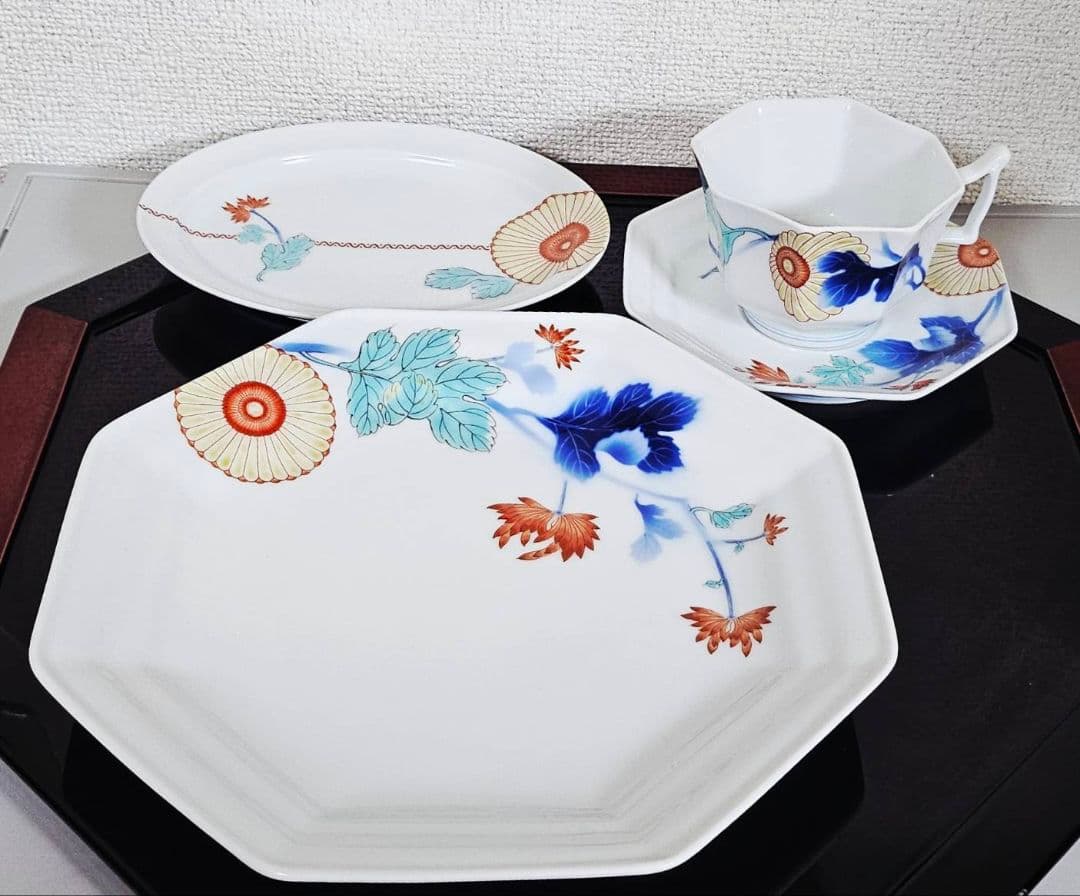【最終値下げ】皇室御用達　深川製磁　和風花柄食器セット