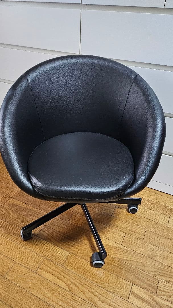 ドロン女　IKEA SKRUVSTA