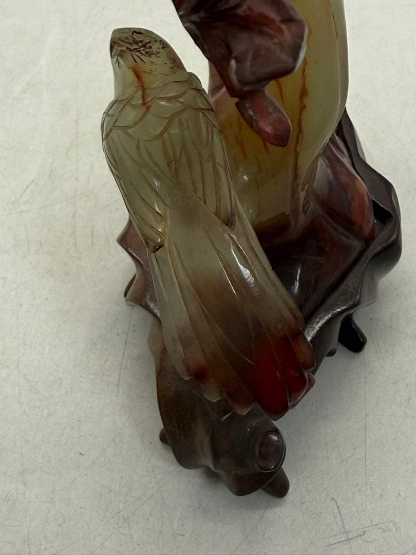 中国　玉製　鳥　台付　置物　送料込み260107