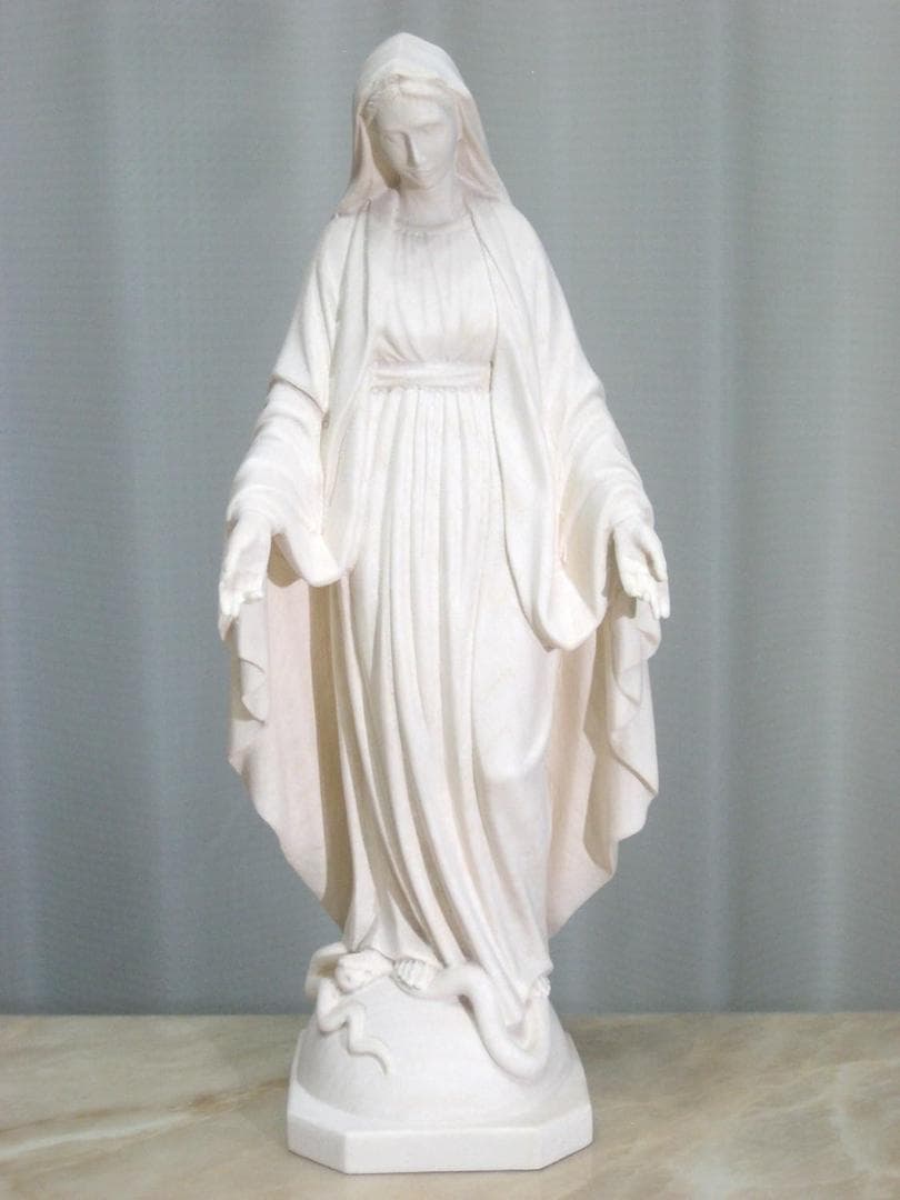 マリア像　木彫り　20センチ イタリア製　（メジュゴリエ）