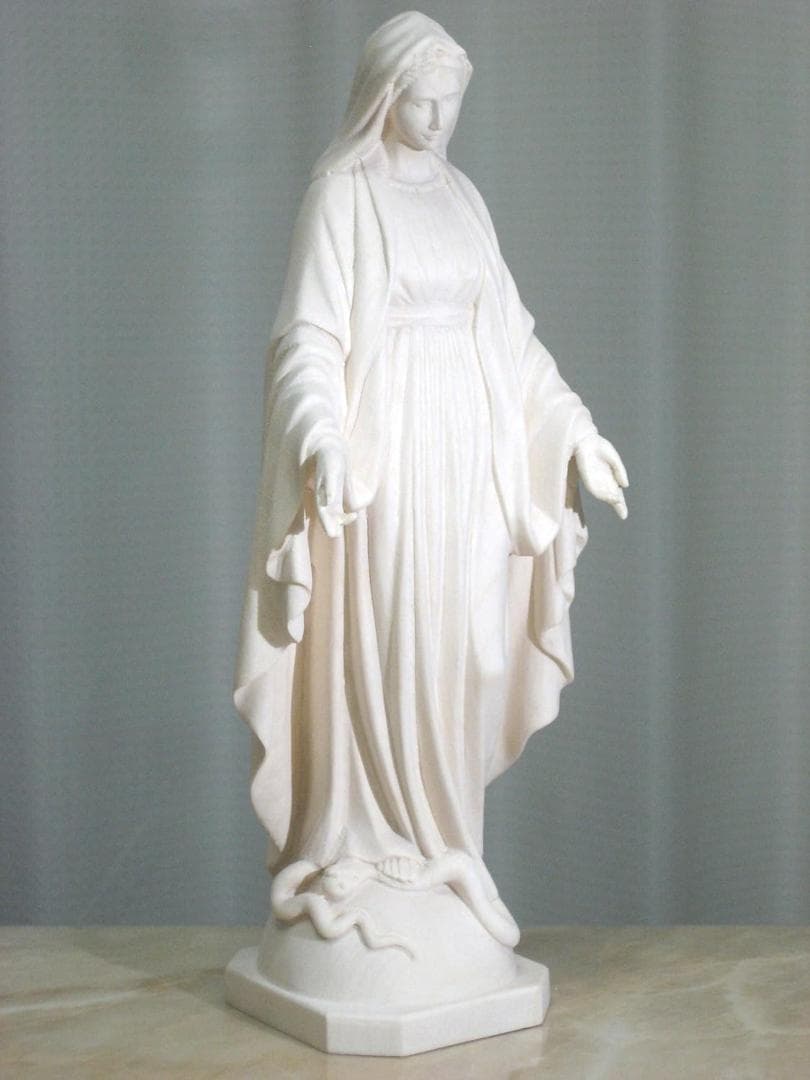 マリア像　木彫り　20センチ イタリア製　（メジュゴリエ）