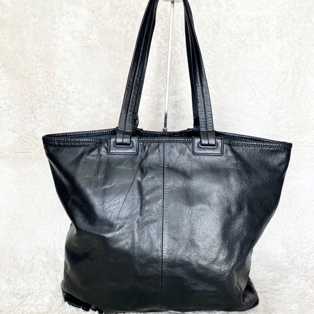 ヒューゴボス　メンズ　トートバッグ　シボ革　ブラック　肩掛け　A4収納可