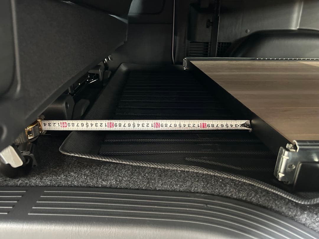 Hiro打ち合わせページ ハイエーススライドフロア 引手ポール、黒フェルト