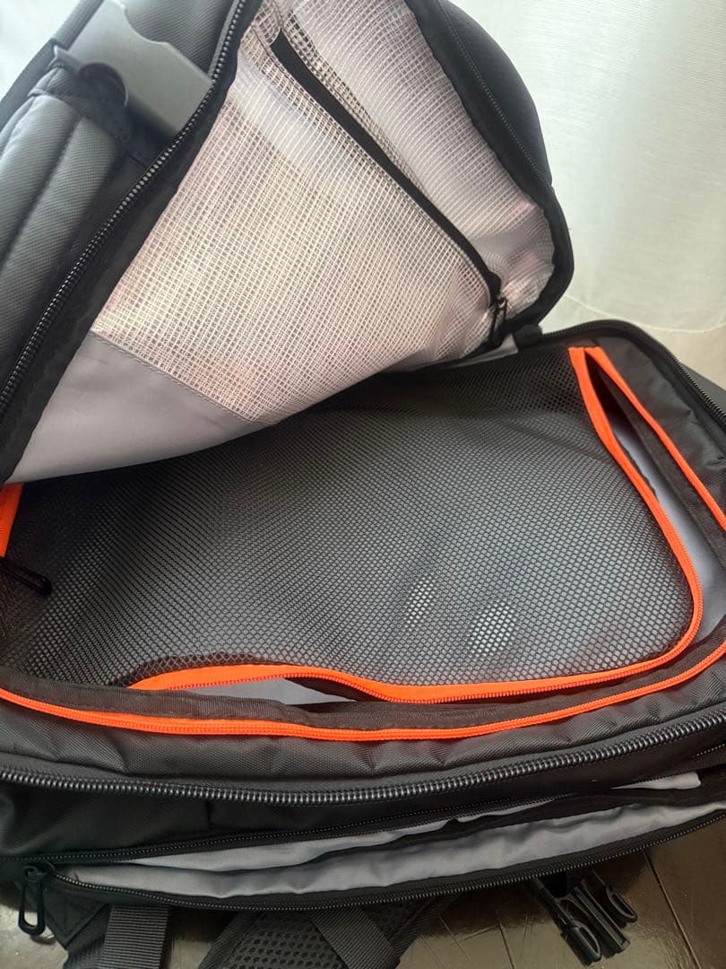 Bucketlist ブラックバックパック 20L-35L