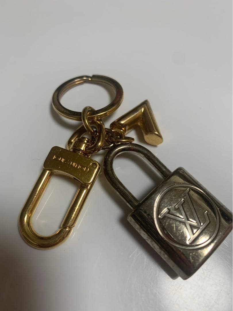 ルイヴィトン カレイドV パトロック キーホルダー