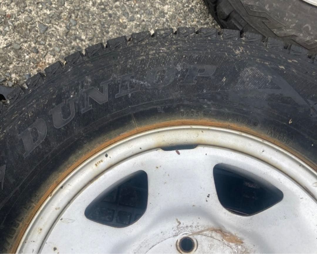 ハイエースホイールタイヤ4本15×6J スタッドレス　20年製195/80R15