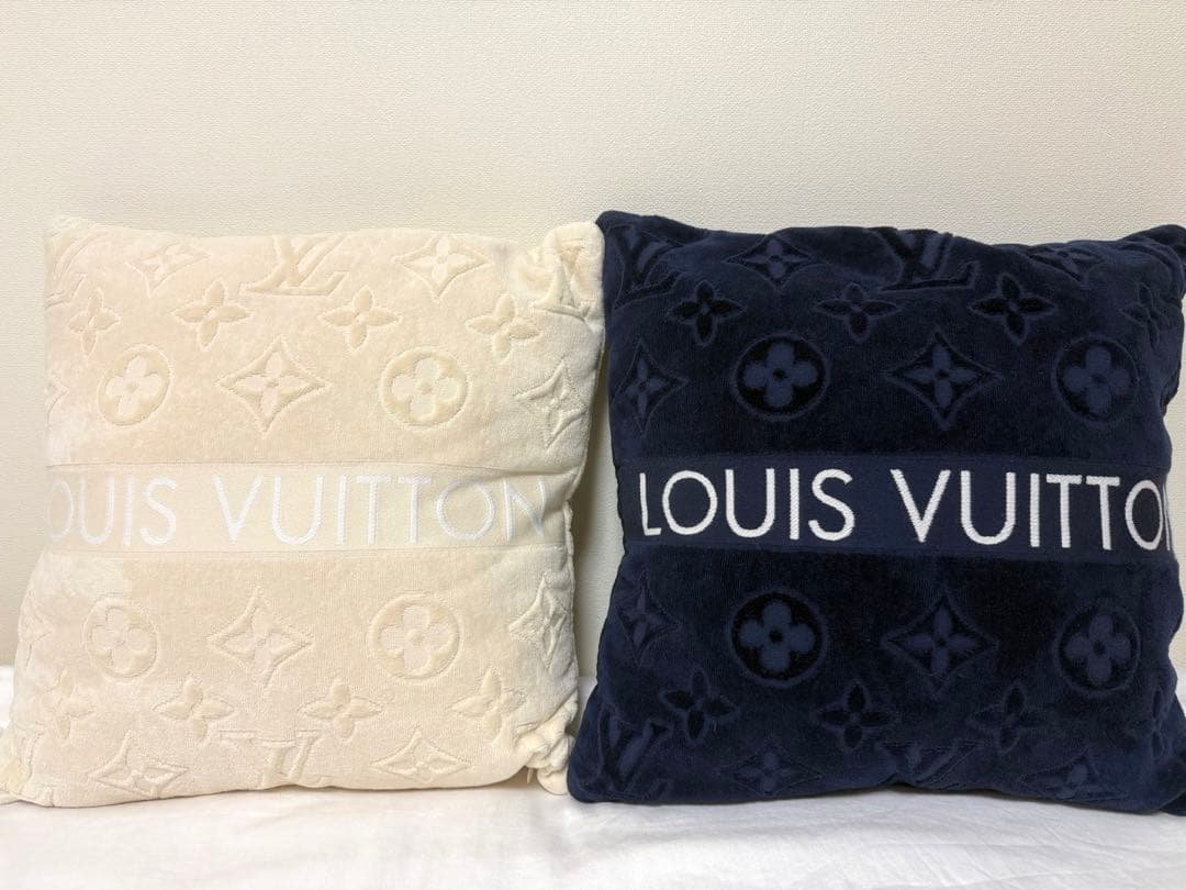 ルイヴィトン クッション・LV バケーション 2個セット