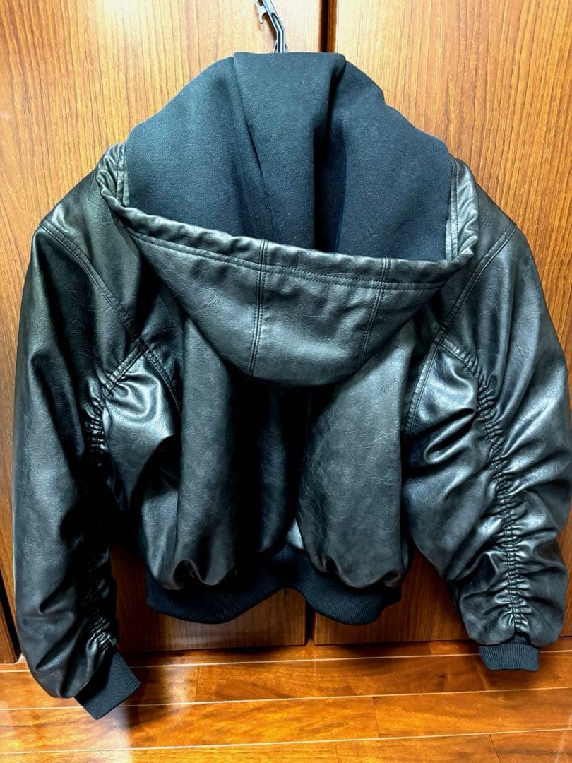 adidas originalsADILENIUM フェイクレザー ジャケット