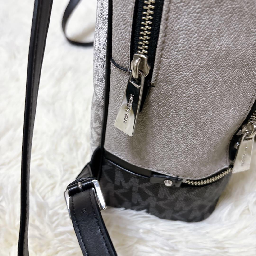 【極美品】MICHAEL KORS マイケルコース リュック RHEA ZIP