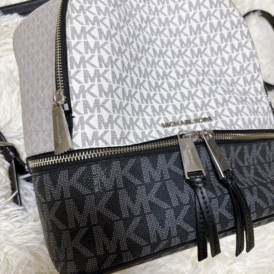 【極美品】MICHAEL KORS マイケルコース リュック RHEA ZIP