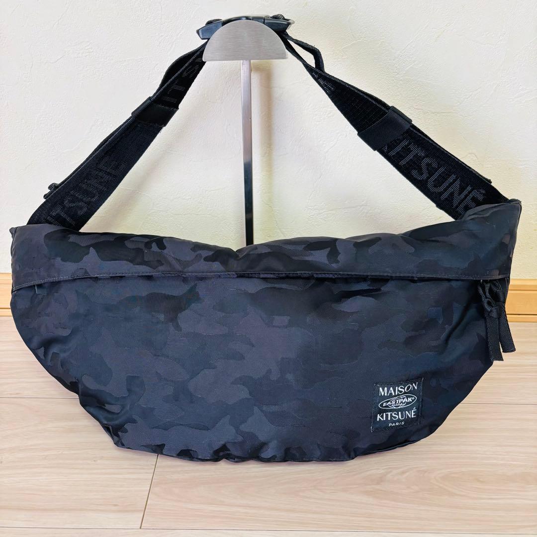 MAISON KITUSNE メゾンキツネ EASTPAK コラボ ボディバック