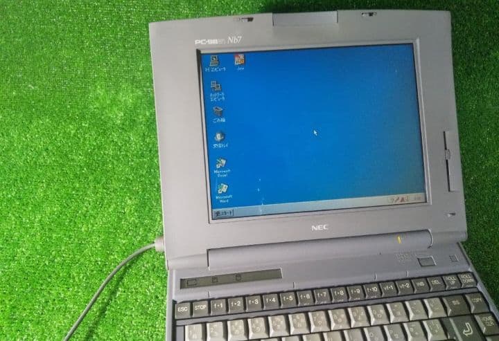 PC-9821 Nb7／Win95+MS-DOS／液晶張替／FDD OK／AC付